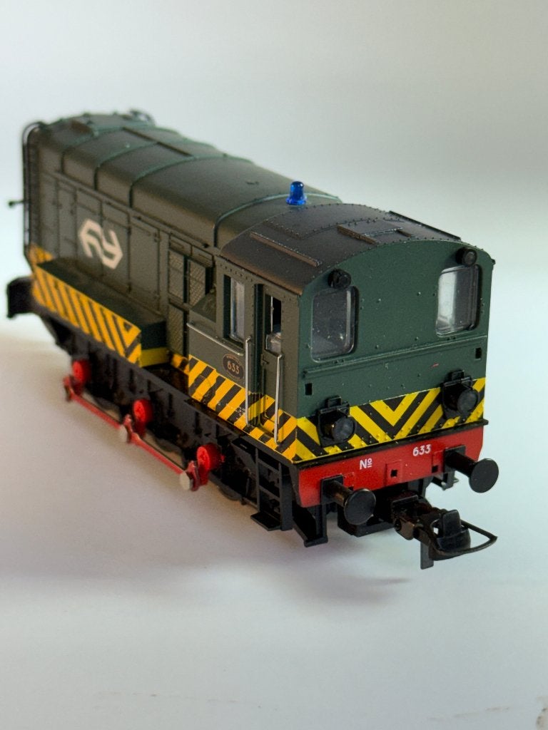 Roco 43396 H0 Dieselloc NS 633 Hippel groen schrikstrepen, Handelsnaam: Modelleisenbahn GmbH (merk Roco), Analoog, Ophalen of Verzenden
