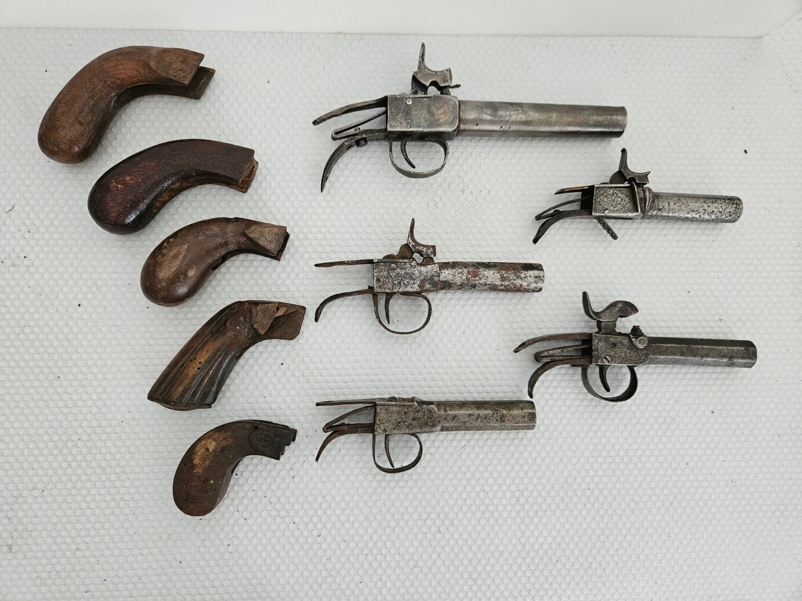 5 stuks zwartkruit percussie borstpistooltjes., Antiek en Kunst, Verzenden