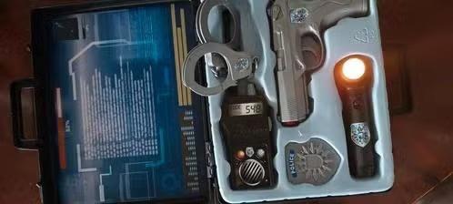 Politie speelset pistool handboeien lamp walkie talkie badge, Ophalen of Verzenden, Zo goed als nieuw, Jongen of Meisje