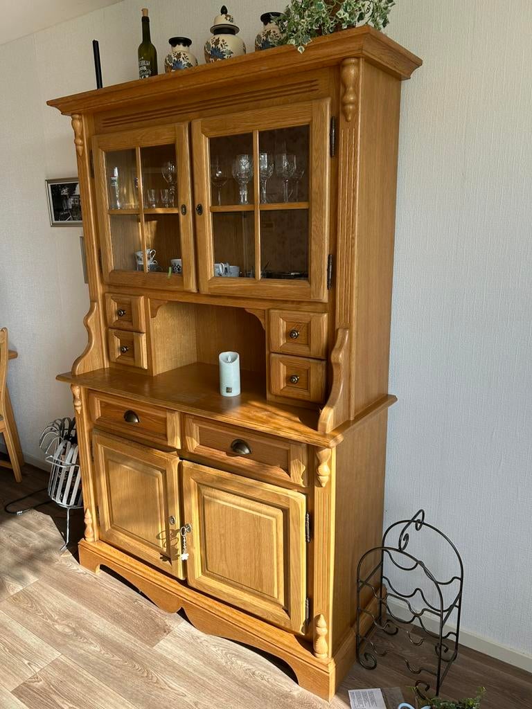 Gratis voor noppes grenen buffetkast, Huis en Inrichting, Kasten | Buffetkasten, Ophalen, Gebruikt, 25 tot 50 cm, 150 tot 200 cm