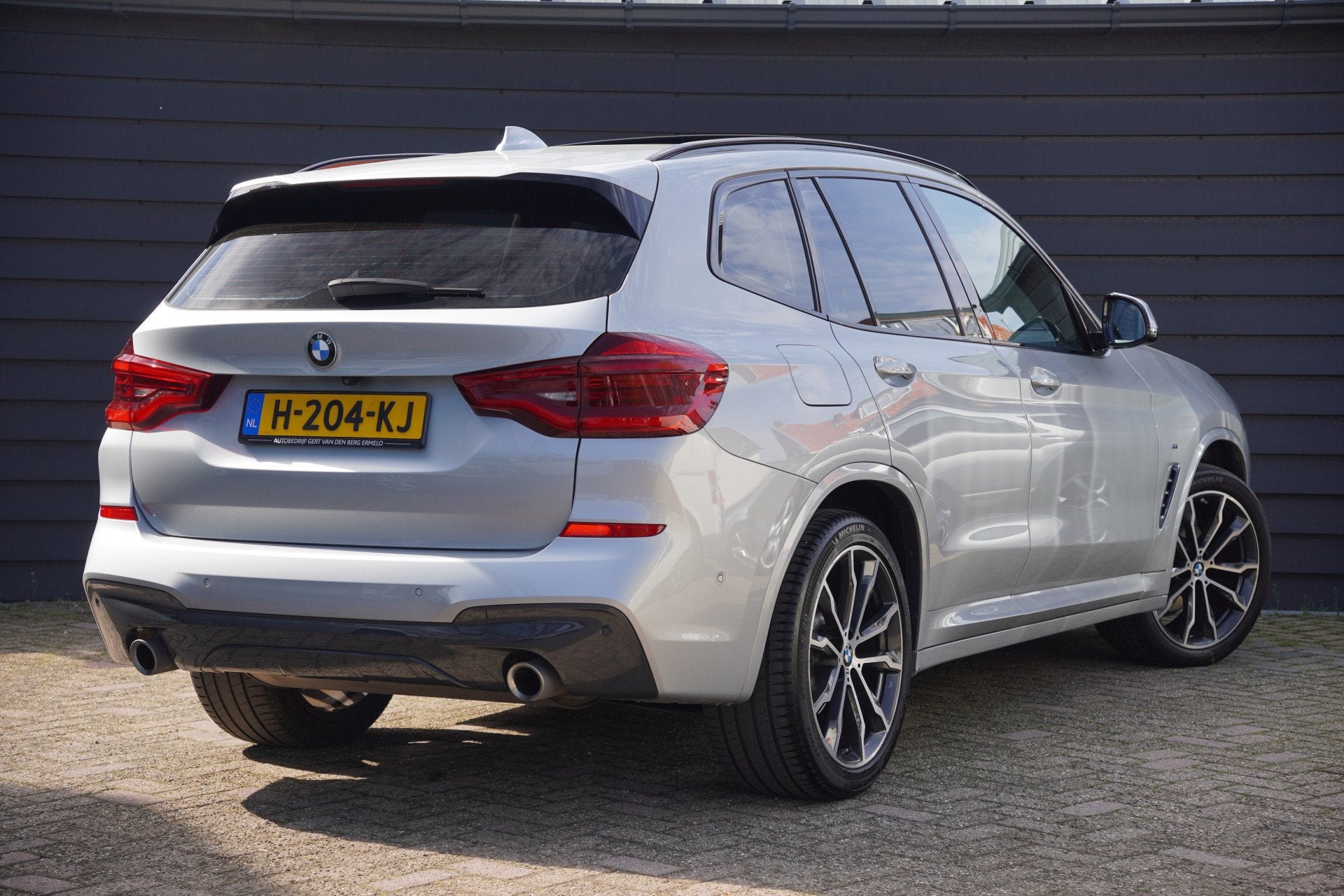 BMW X3 sDrive20i Launch Edition High Executive - HEAD UP - P, Automaat, Achterwielaandrijving, Gebruikt, 4 cilinders