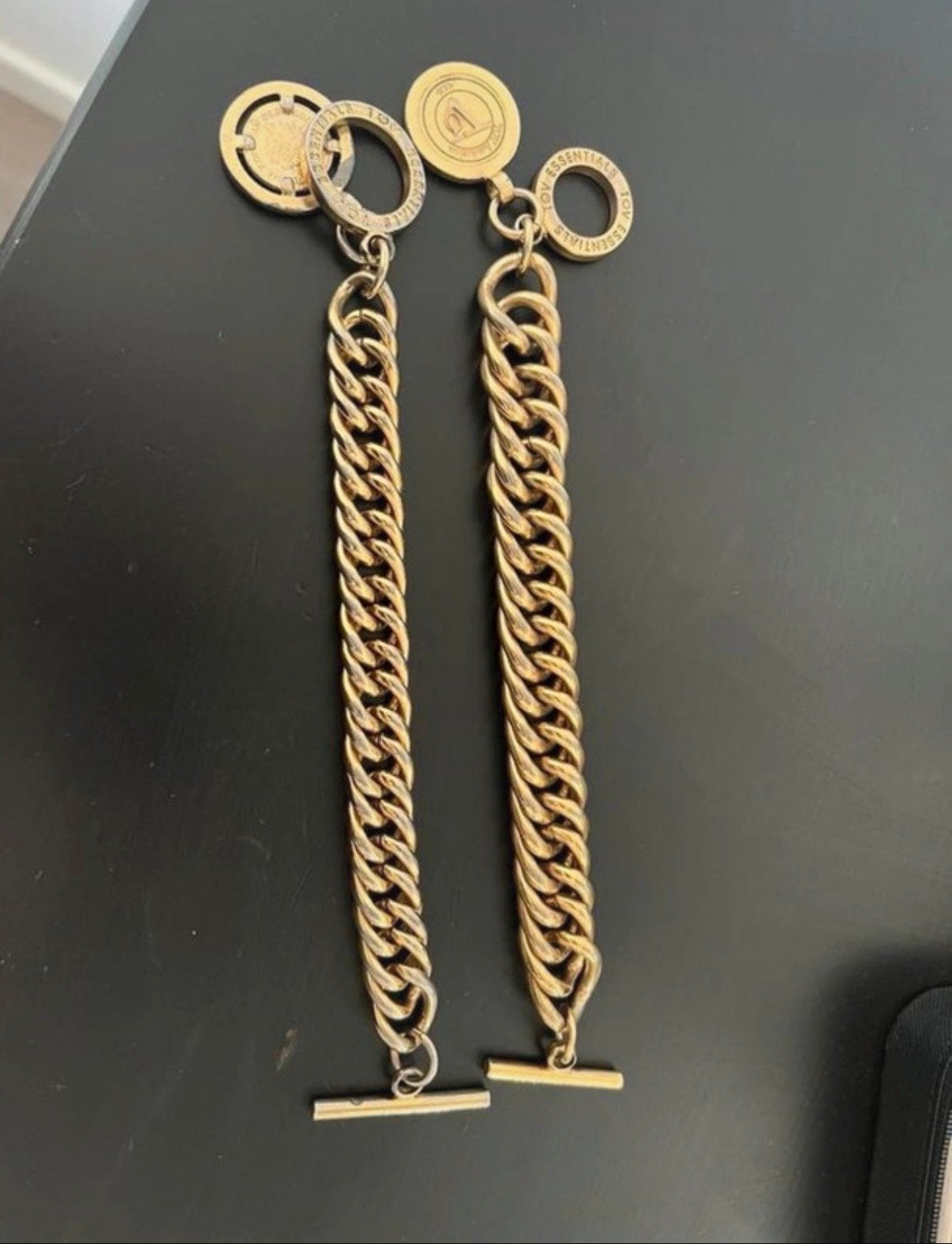 2 TOV Essentials Armbanden - Goudkleurig, Overige materialen, Gebruikt, Ophalen of Verzenden, Met bedels of kralen