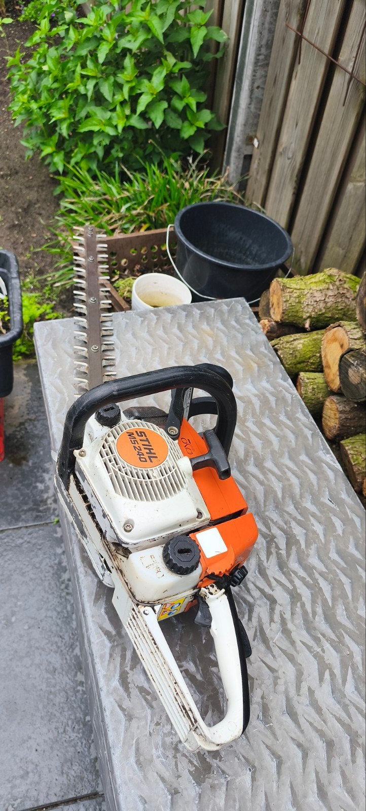 Stihl heggenschaar+kettingzag 2in een, Tuin en Terras, Heggenscharen, Ophalen of Verzenden, Gebruikt, Benzine