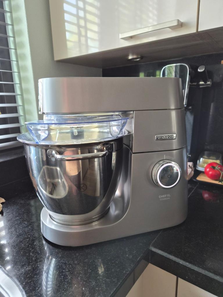 Kenwood Chef XL Titanium keukenmachine 1700W, Witgoed en Apparatuur, Keukenmixers, 4 liter of meer, Gebruikt, 3 snelheden of meer