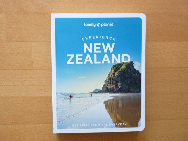 experience New Zealand Lonely planet, 2022, Boeken, Lonely Planet, Zo goed als nieuw, Reisgids of -boek, Australië en Nieuw-Zeeland