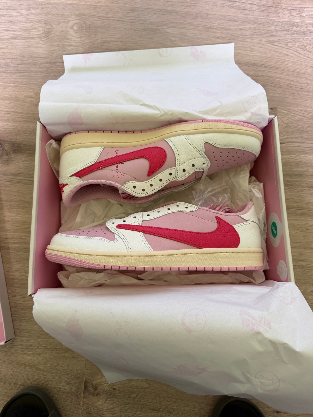 Nike Air Jordan 1 Low OG SP Travis Scott x Fragment, Ophalen of Verzenden, Nieuw, Roze, Sneakers of Gympen