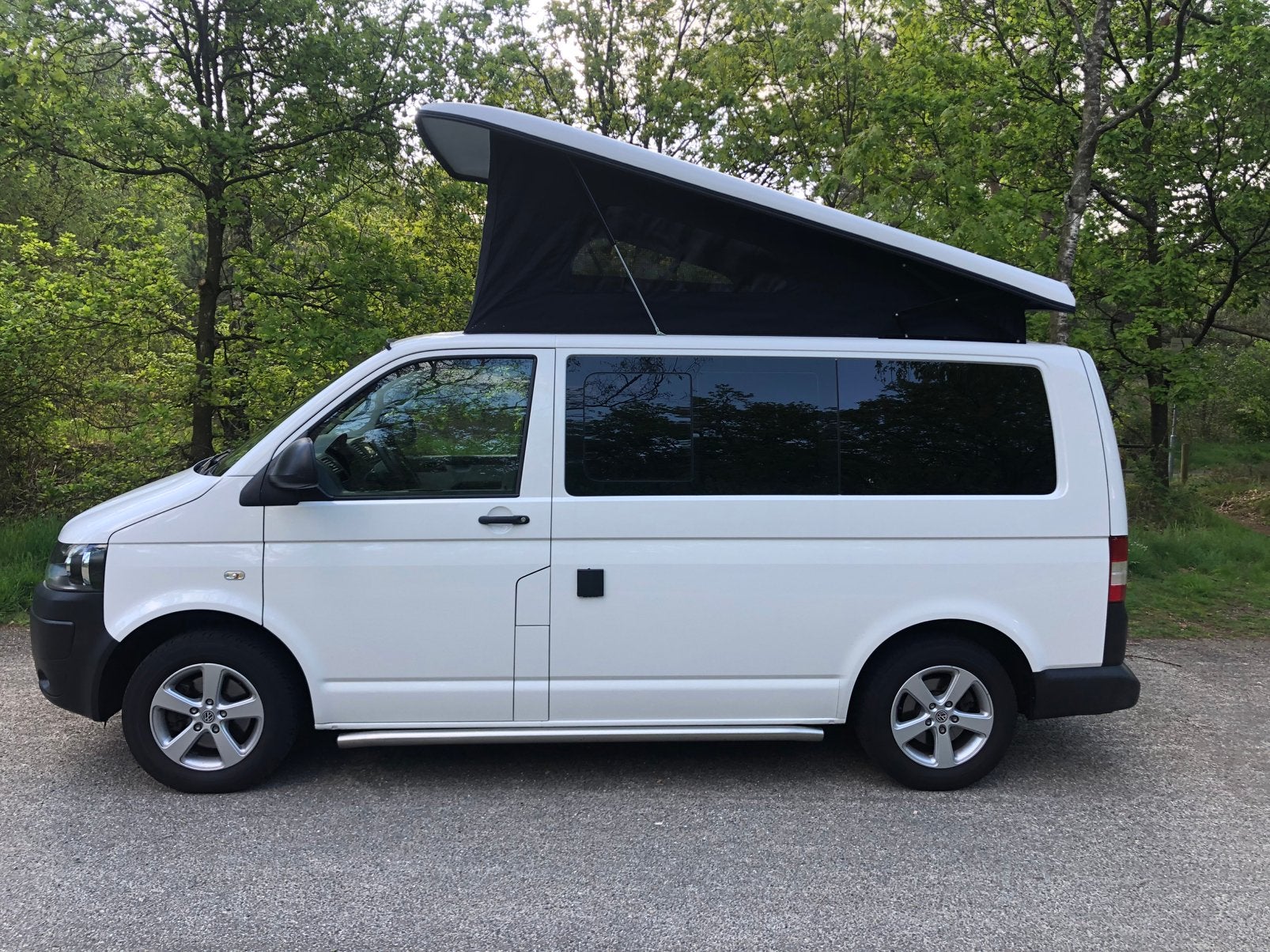 Buscamper met hefdak en nieuw interieur., Reservewiel, Chemisch toilet, Buscamper of Camperbus, Verwarmde buitenspiegels