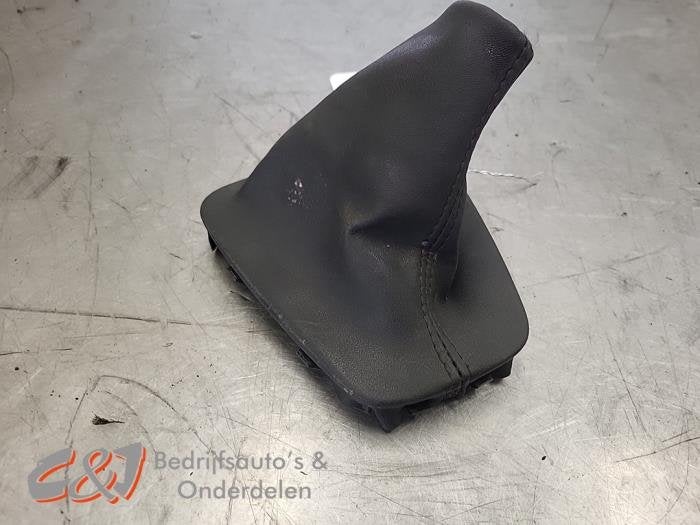 Versnellingspookhoes van een Opel Combo, Gebruikt, -, -, Opel