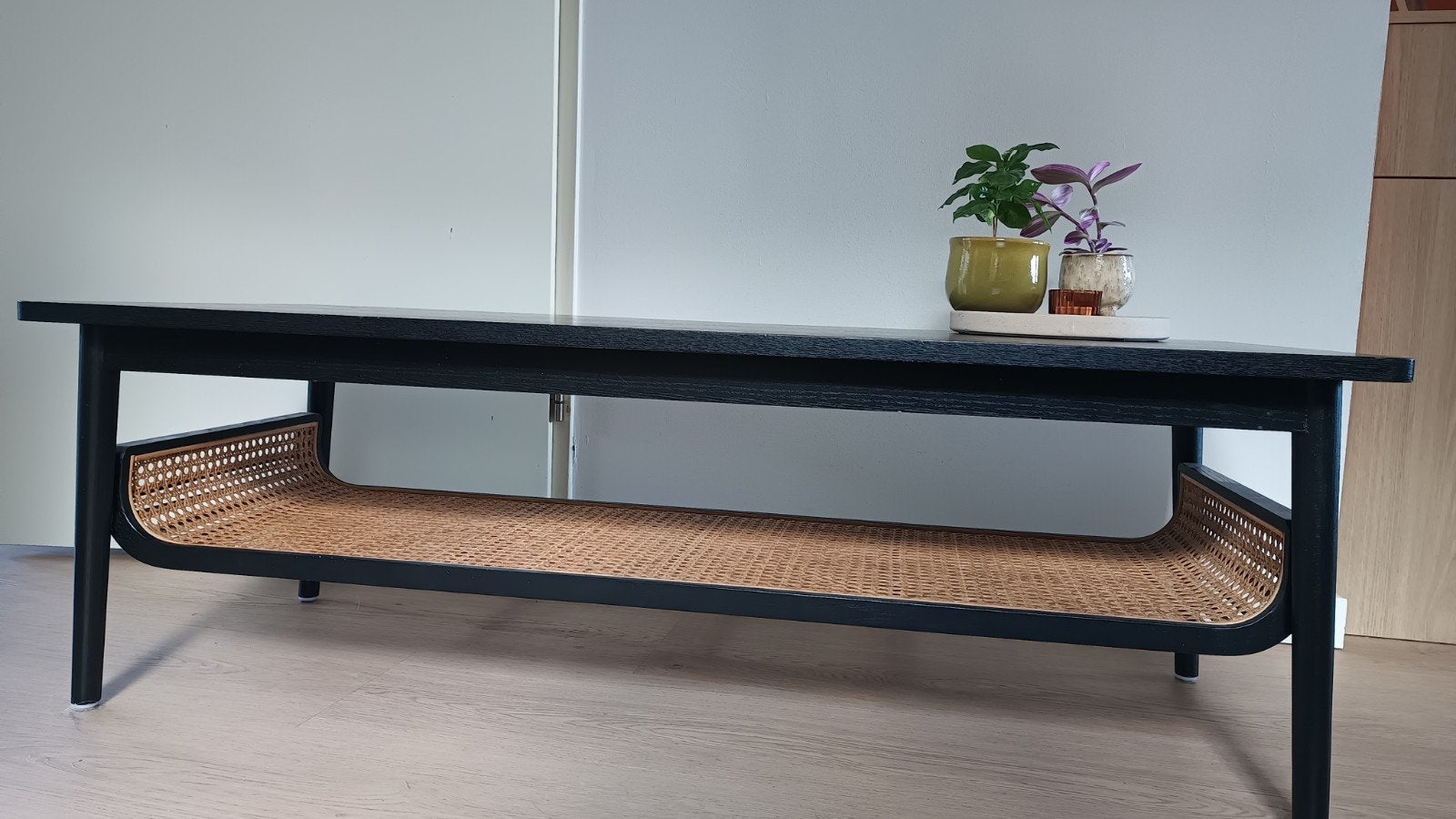 Salontafel Nous Living Nona, zwart met webbing, Ophalen, Overige materialen, Modern, Scandinavisch, Bohemian, Zo goed als nieuw