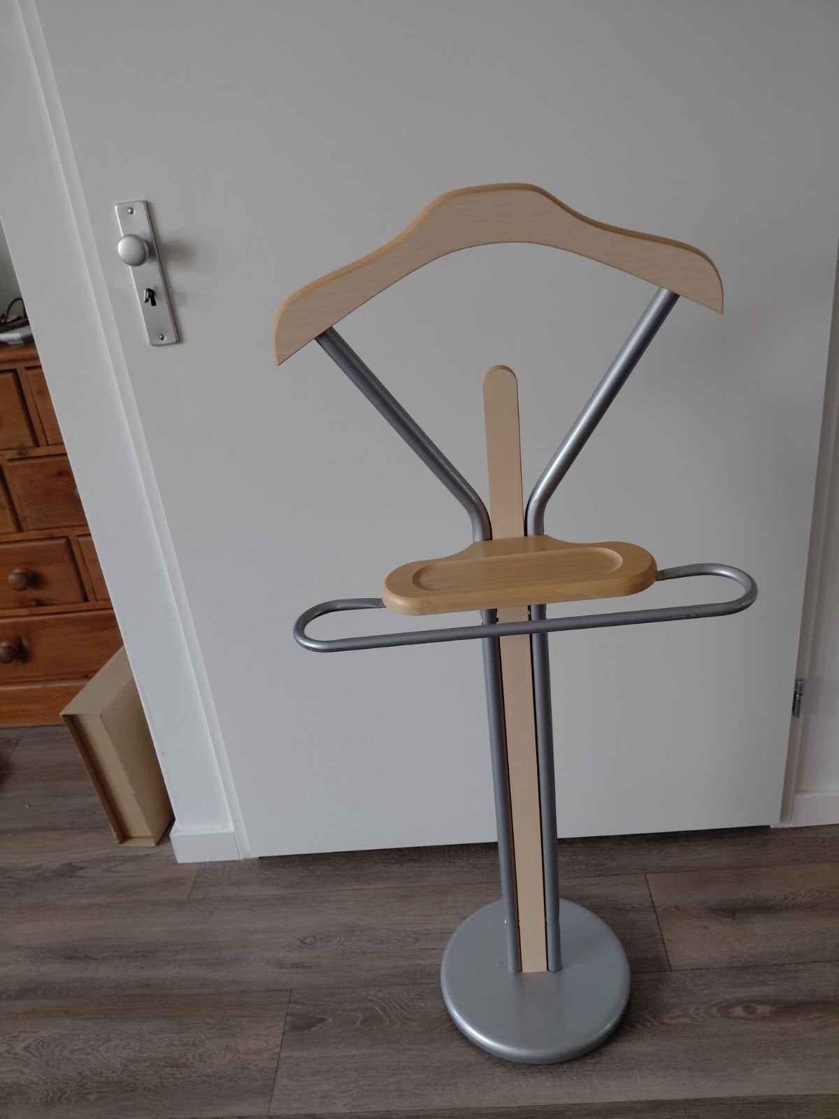 Nette dressboy van hout en metaal, Huis en Inrichting, Ophalen, 100 tot 150 cm, Overige typen, Zo goed als nieuw