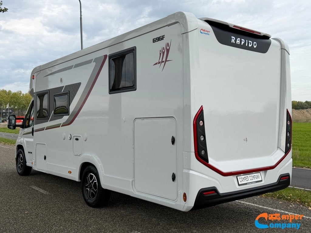 Rapido 696 F | Queensbed | Hefbed | Mooie opties, Caravans en Kamperen, Automaat, Afzuigkap, Ringverwarming, Fiat