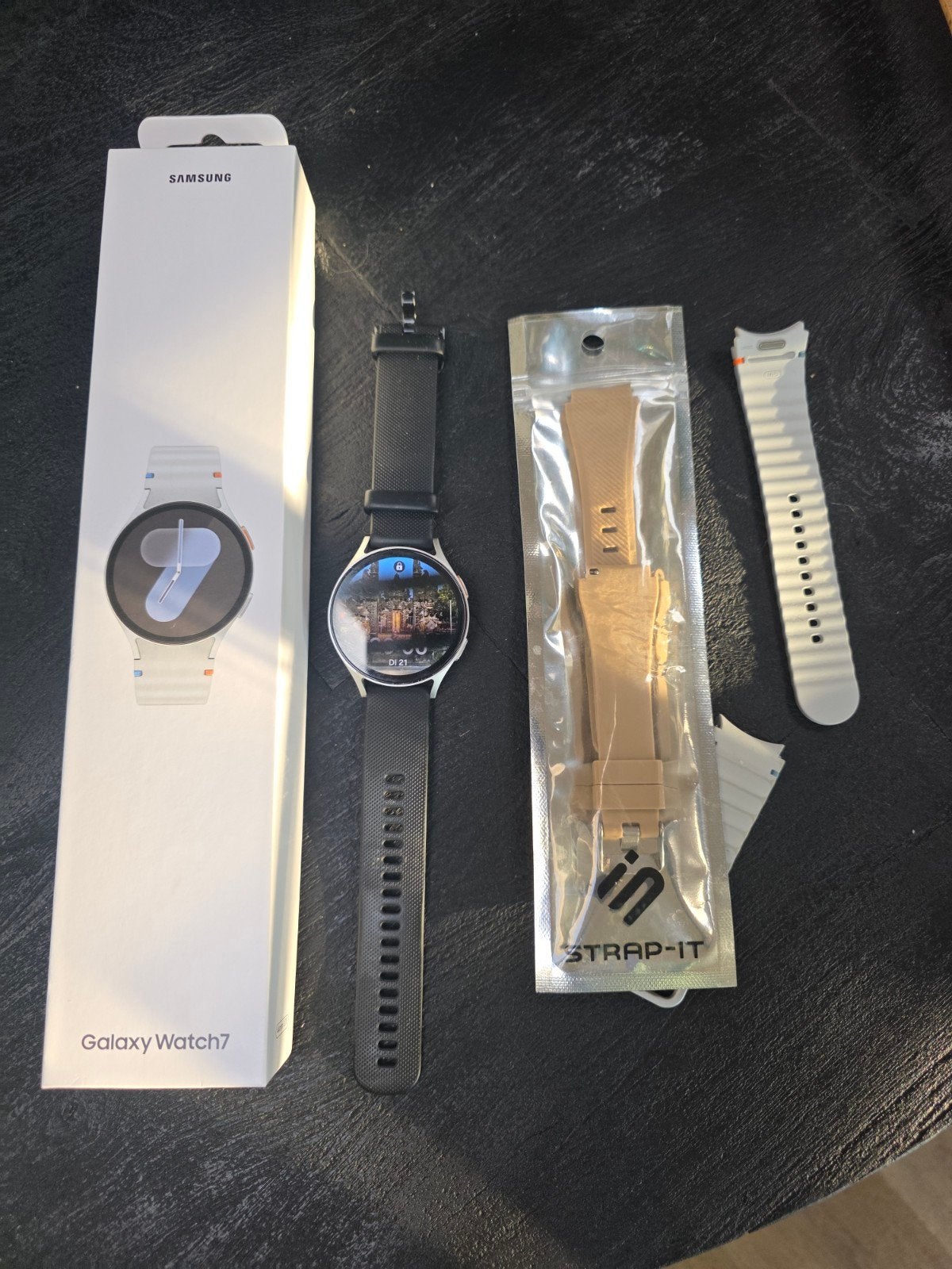 Samsung Galaxy Watch 7 met extra bandjes, Sieraden, Tassen en Uiterlijk, Smartwatches, Ophalen of Verzenden, Gebruikt, Samsung