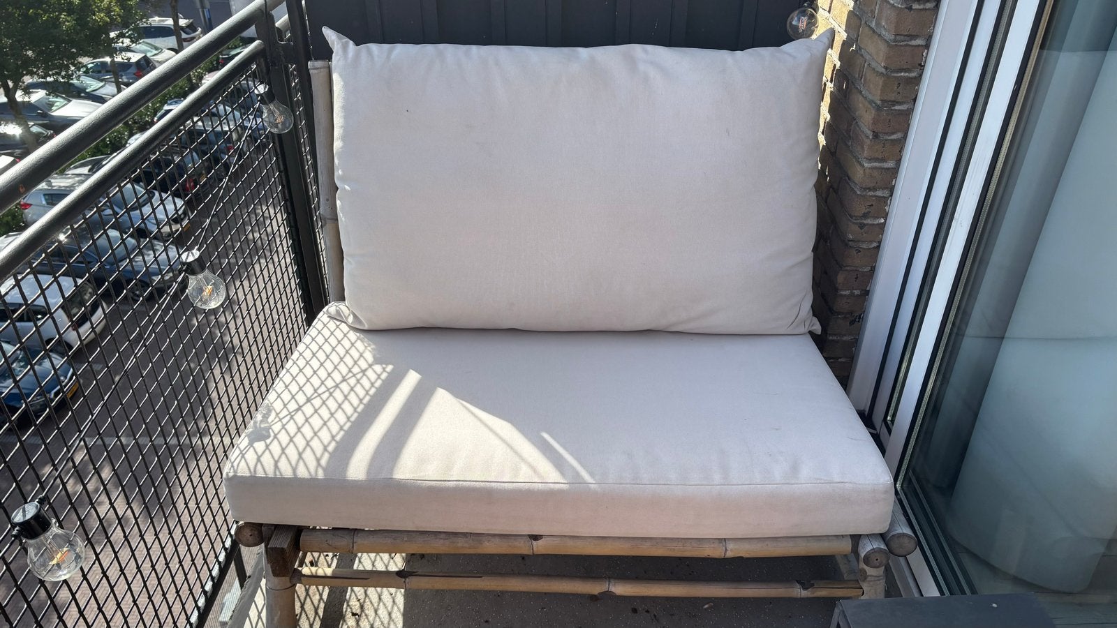 Buitenbankje van bamboe met kussens, Tuin en Terras, Ophalen, Gebruikt, Hout