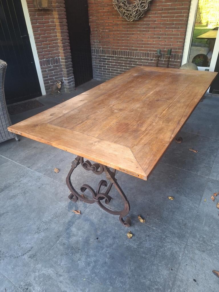 Tuin/eettafel met teakhouten blad en smeedijzeren onderstel., Ophalen, Rechthoekig, Teakhout