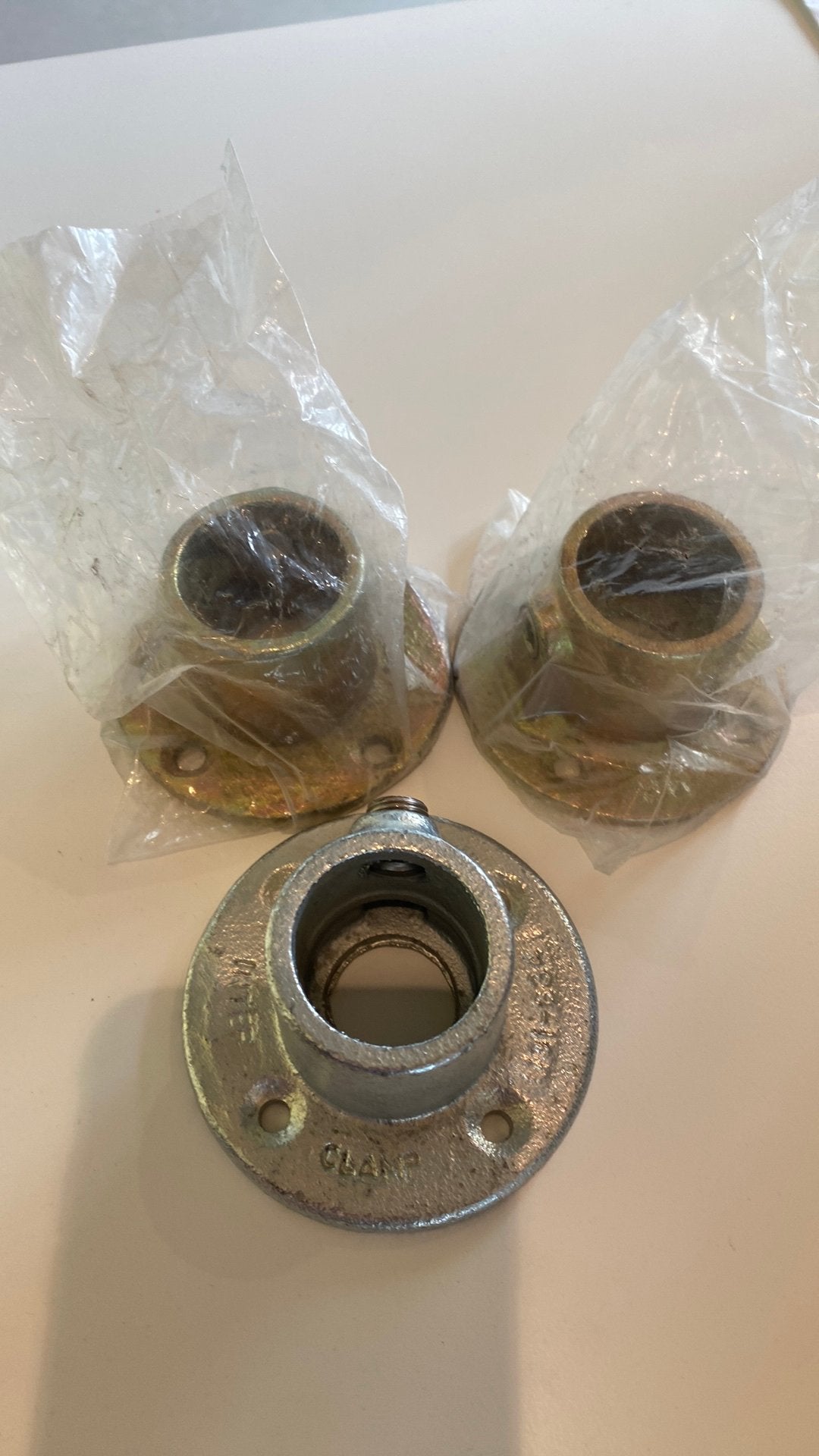 Buiskoppelingen voetplaten Ø 33.7 mm 3 stuks Nieuw, Ophalen of Verzenden, Nieuw
