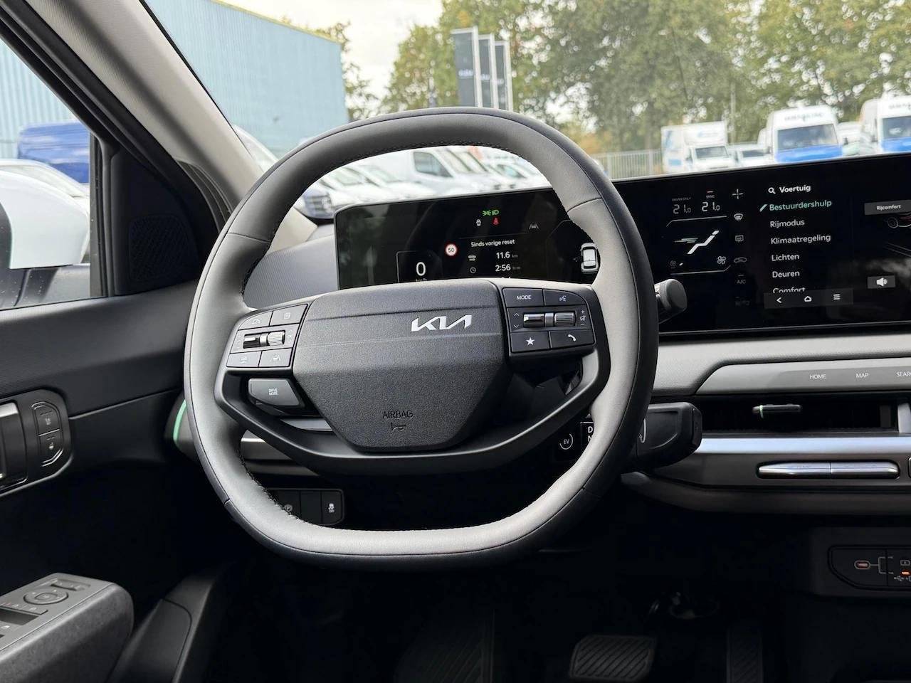 Kia EV4 Air 81.4 kWh Exclusieve ACTIE! meerdere kleuren uit, Auto's, 81 kWh, Stof, 510 min, Nieuw