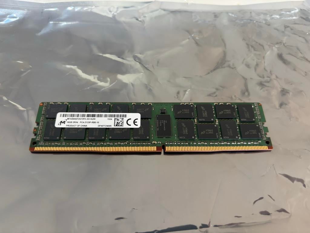 16 GB DDR4 ECC, Computers en Software, RAM geheugen, Server, DDR4, Ophalen of Verzenden, Zo goed als nieuw
