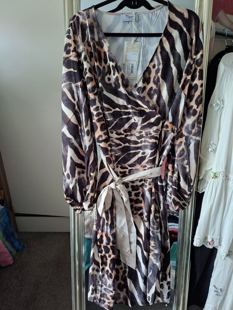 Prachtige jurk;Missy (xl)nieuw. Gratis verzending!!, Ophalen of Verzenden, Nieuw, Maat 46/48 (XL) of groter, Onder de knie