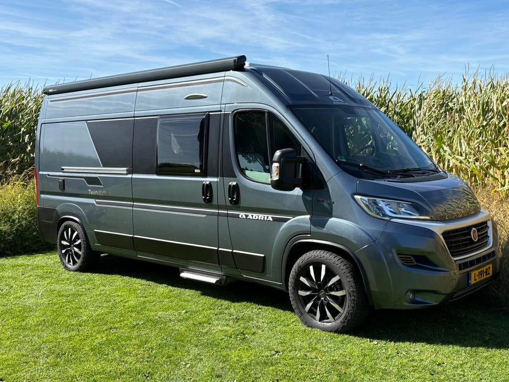 Adria Twin 600 SPB Plus|34.000 km|1e eigenaar|nieuwstaat, Caravans en Kamperen, Campers, Buscamper of Camperbus, Ringverwarming