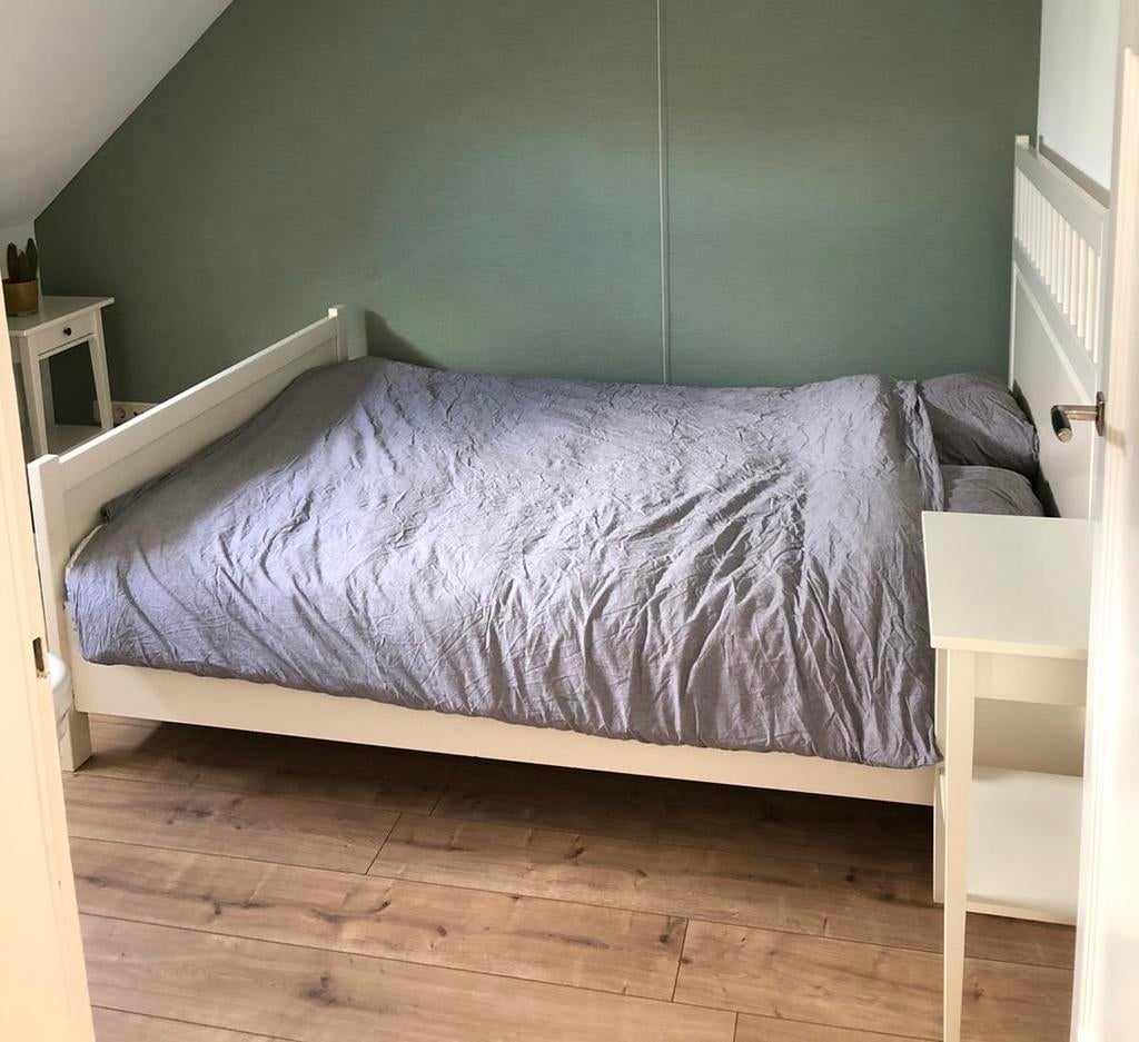Ikea Hemnes wit bed (twijfelaar) met lattenbodem, Huis en Inrichting, Ophalen, Gebruikt, Wit, 140 cm
