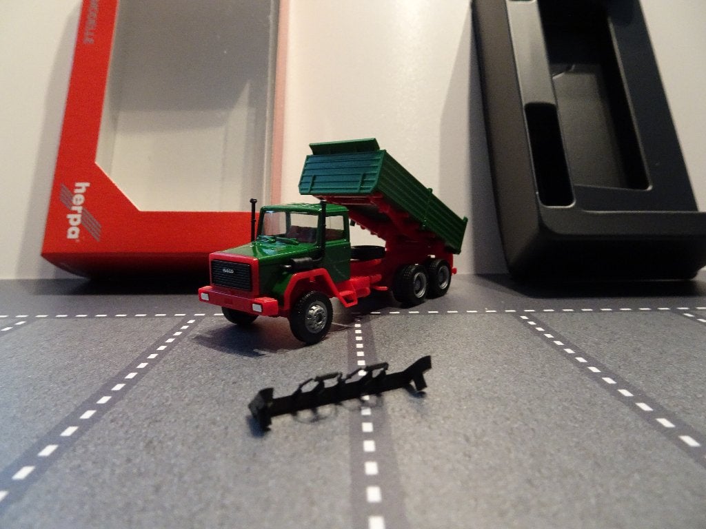 805 herpa 320276 iveco torpedo kieper groen rood 1:87 truck, Ophalen of Verzenden, Nieuw, Bus of Vrachtwagen, Herpa