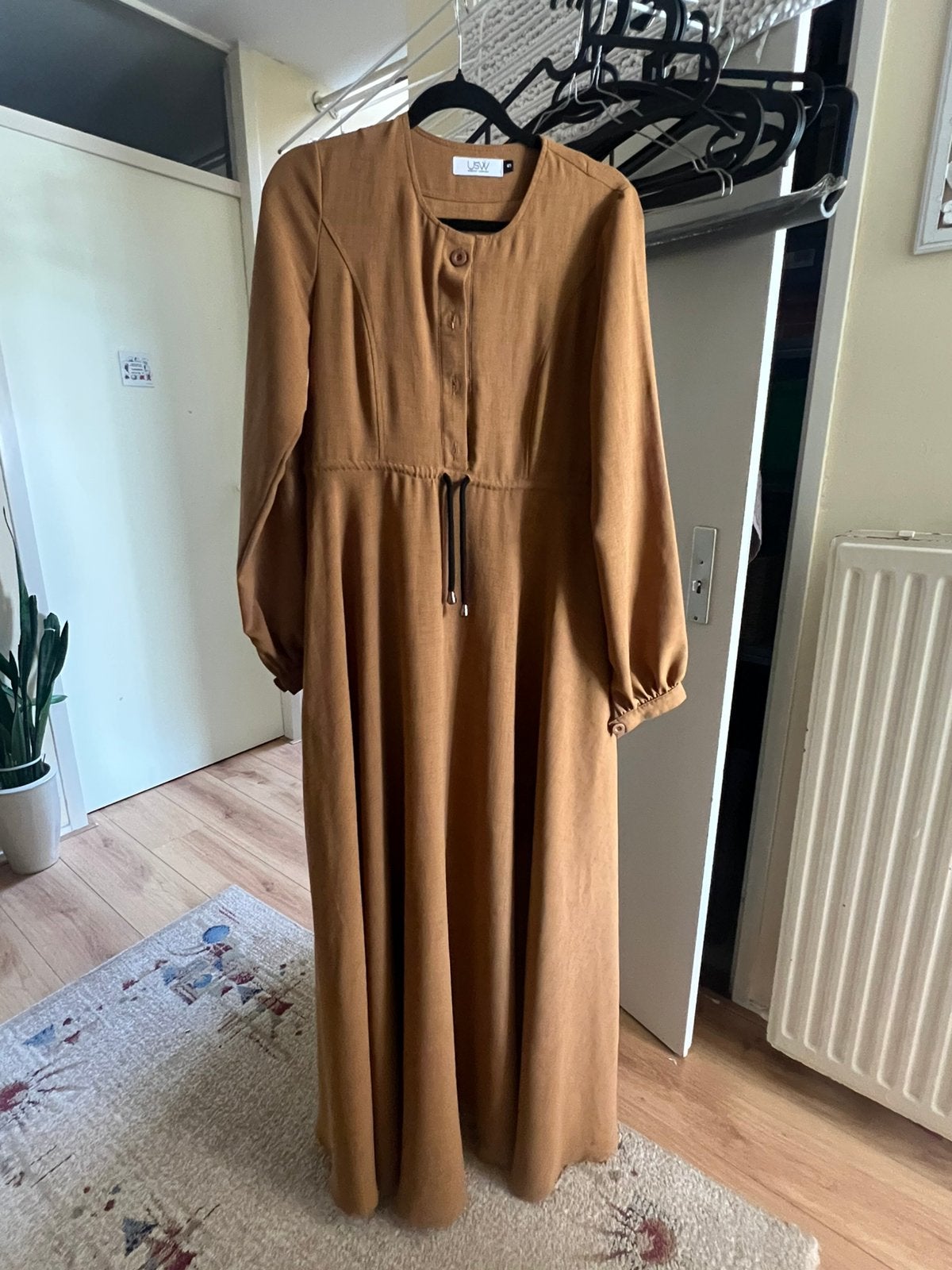 Abaya USW Maleekah Yaraa maat s, Geel, Ophalen of Verzenden, Zo goed als nieuw, Maat 36 (S)