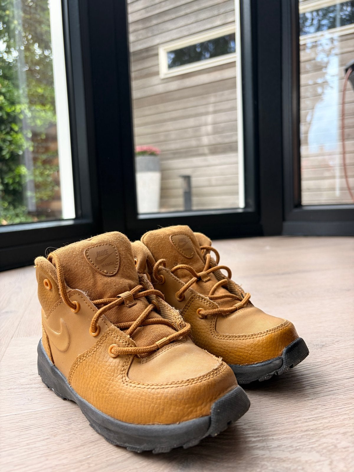 Nike Bruine Kinderschoenen - Maat 27, Gebruikt, Jongen of Meisje, Schoenen, Ophalen of Verzenden