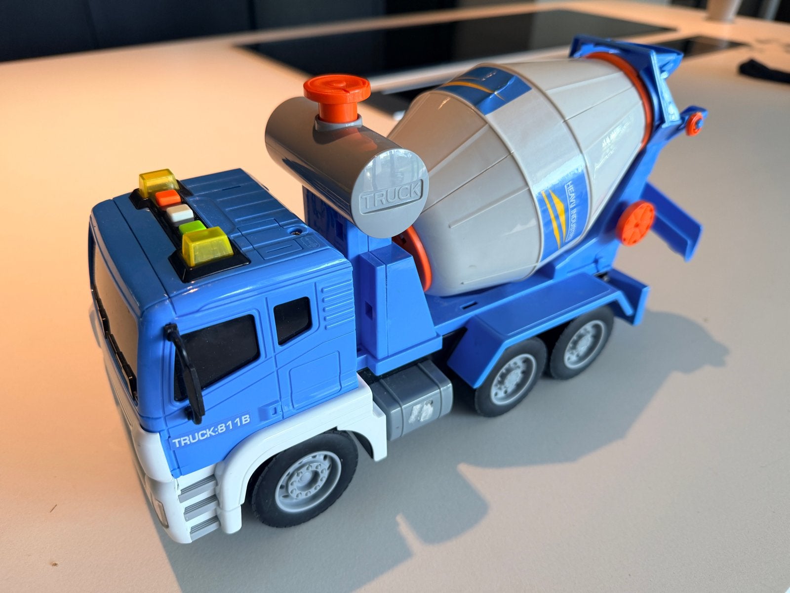 Betonmixer vrachtwagen speelgoed, Ophalen of Verzenden, Zo goed als nieuw