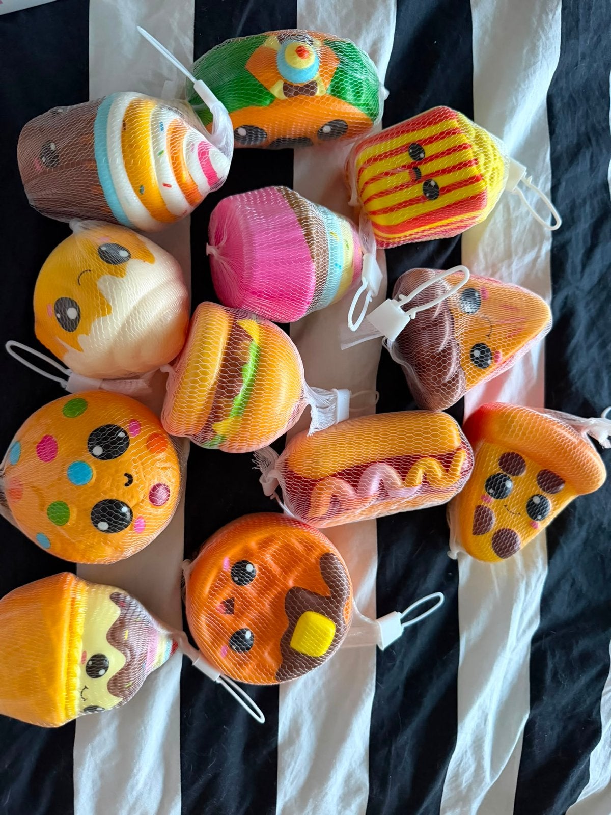 Leuke Squishy Speeltjes - Diverse Vormen en Kleuren 12 stuk, Ophalen of Verzenden, Nieuw, Jongen of Meisje