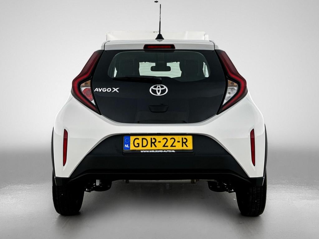 Toyota Aygo X 1.0 VVT-i S-CVT Play Direct leverbaar!, 12 maanden, Stof, Gebruikt, Euro 6