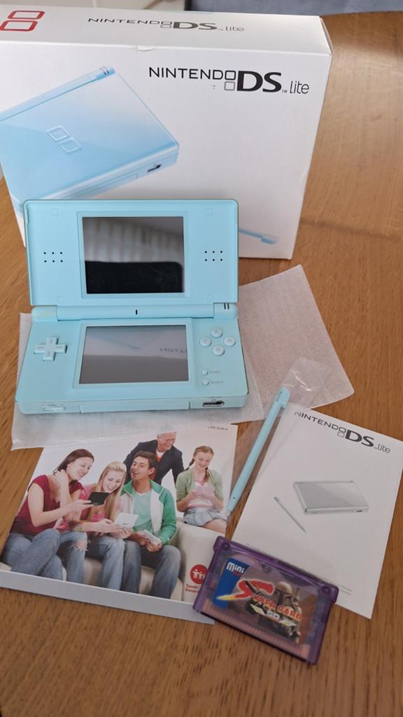 Nintendo DS Lite - Lichtblauw met SuperCard SD, Ophalen of Verzenden