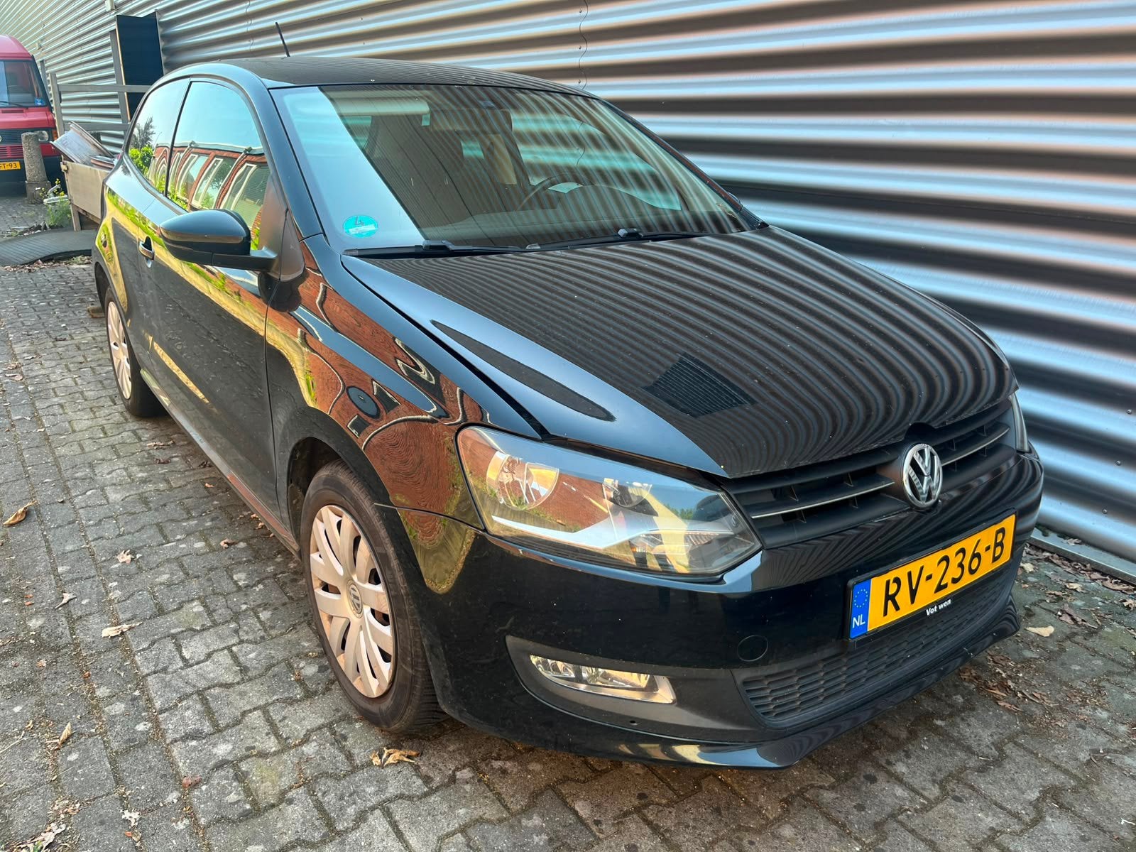 Volkswagen Polo 1.2 6V 44KW 5D 2011 Zwart, Auto diversen, Schadeauto's, Ophalen, Volkswagen, 1198 cc, Zwart