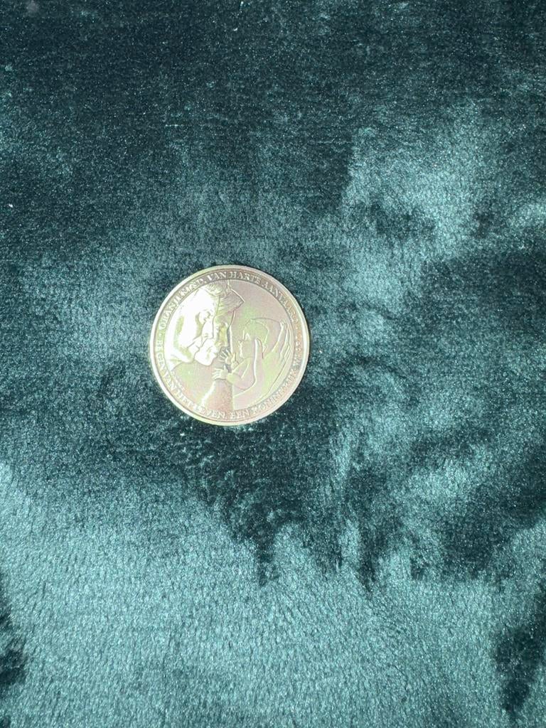 Geboortemunt Amalia en postzegelset, Postzegels en Munten, Munten | Nederland, Ophalen, Setje, Koningin Beatrix, Overige waardes