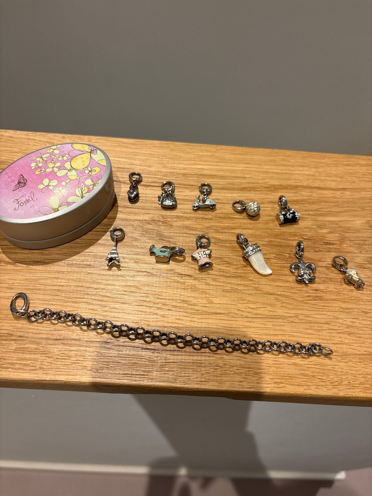 Fossil bedels en armband - Zilverkleurig, Zo goed als nieuw, 4 bedels of meer, Zilver, Ophalen