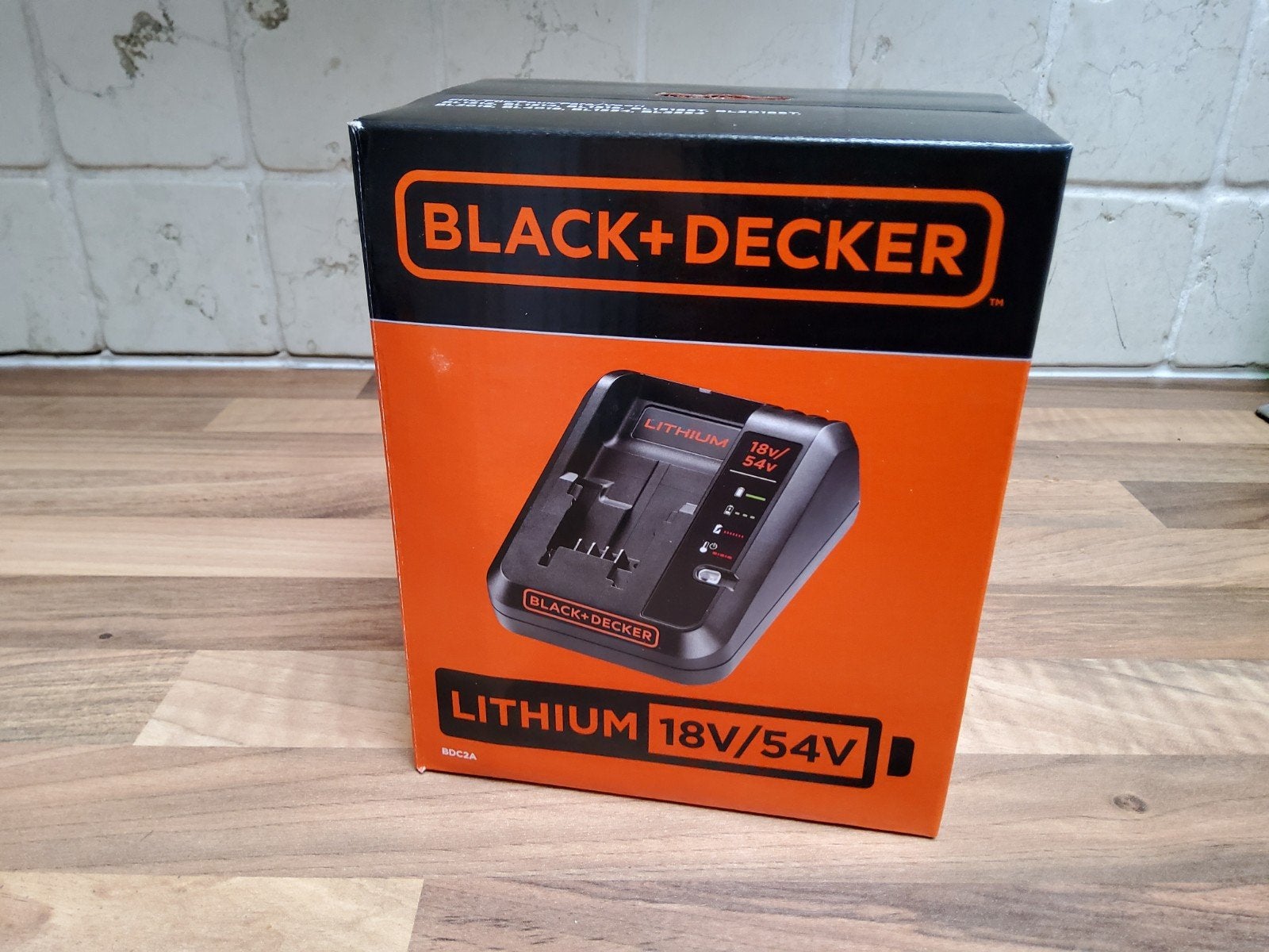 Black &Decker 18V/54V Lithium Snellader BDC2A, Ophalen of Verzenden, Nieuw