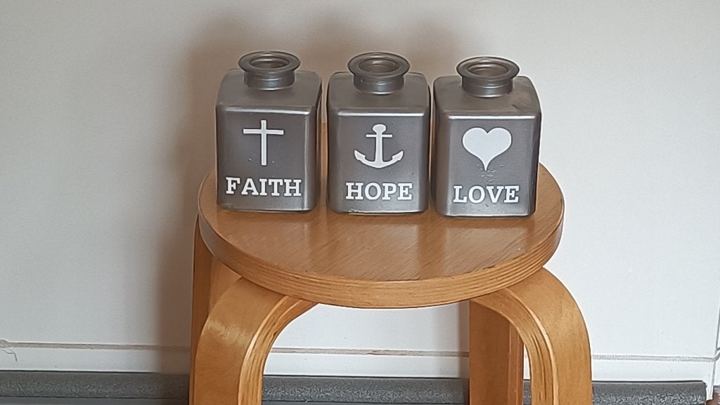 3 Zilverkleurige flesjes, geloof -hoop - liefde., Ophalen of Verzenden