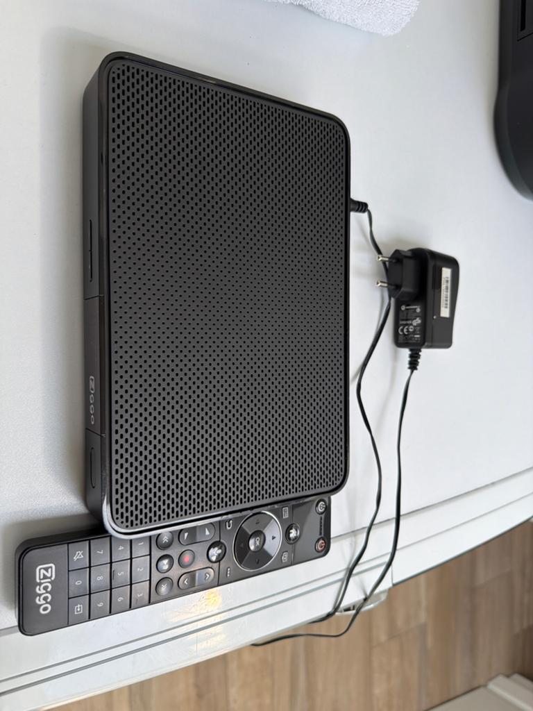Ziggo Mediabox Next (4K) met afstandsbediening, Ophalen of Verzenden, Gebruikt, Decoder