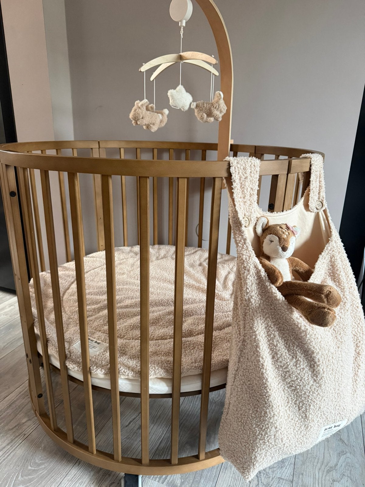 Box novi mila walnut, Ophalen, Zo goed als nieuw, Rond