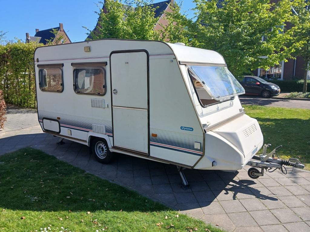 Adria optima caravan, Kluisje, Stapelbed, Treinzit, 750 - 1000 kg