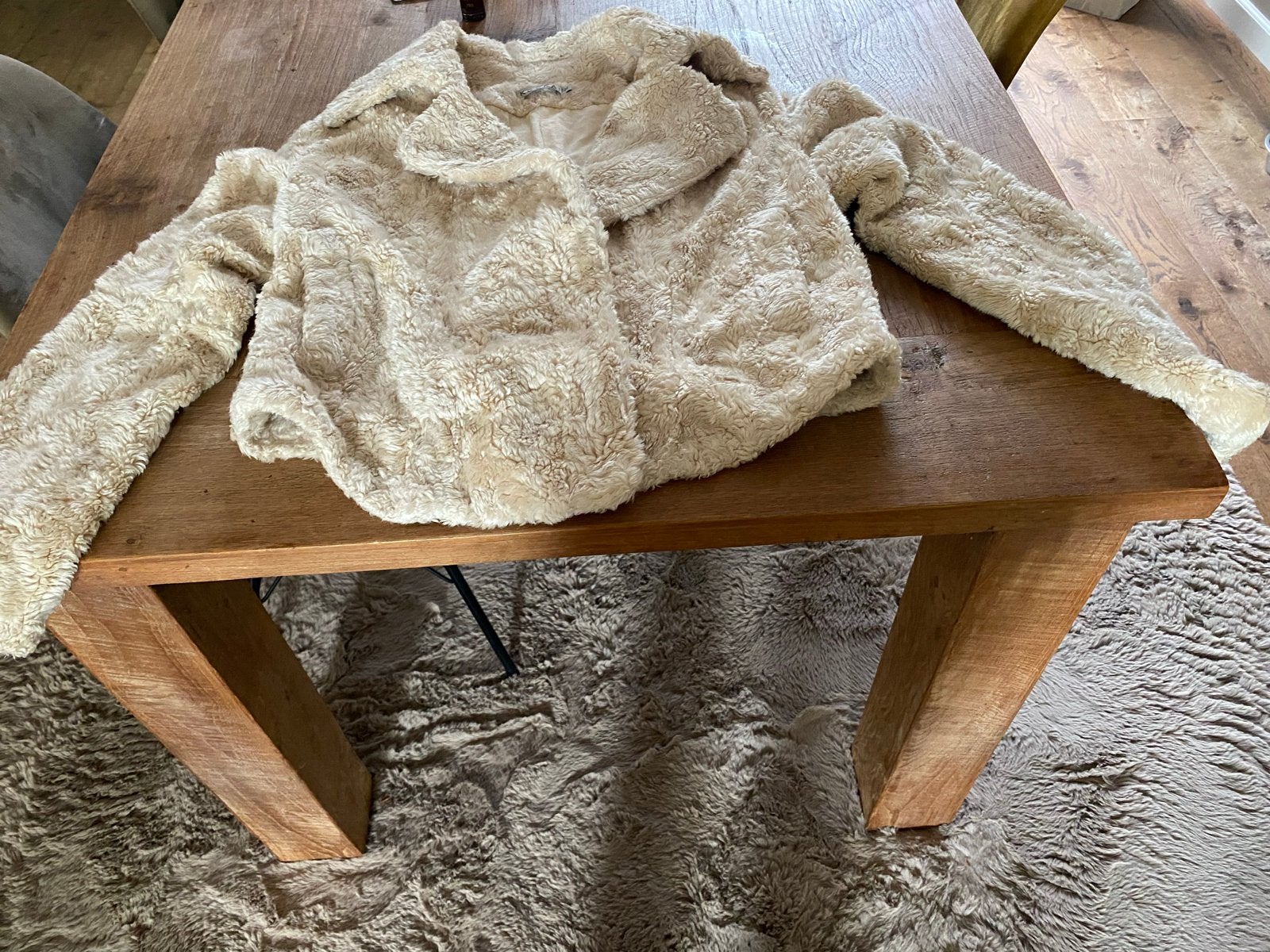 Kookai Prachtig Beige Nepbont Jasje Maat 44, Ophalen of Verzenden, Gedragen, Maat 42/44 (L), Beige