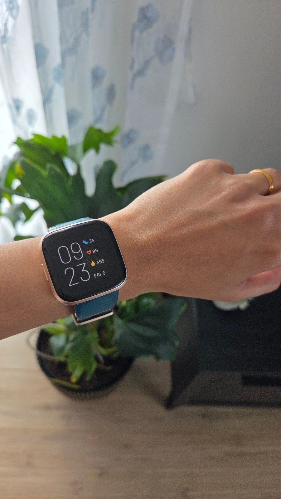 Fitbit Versa 2 Smartwatch - Teal/Rose Goud, Gebruikt, Ophalen of Verzenden, Fitbit, Waterdicht