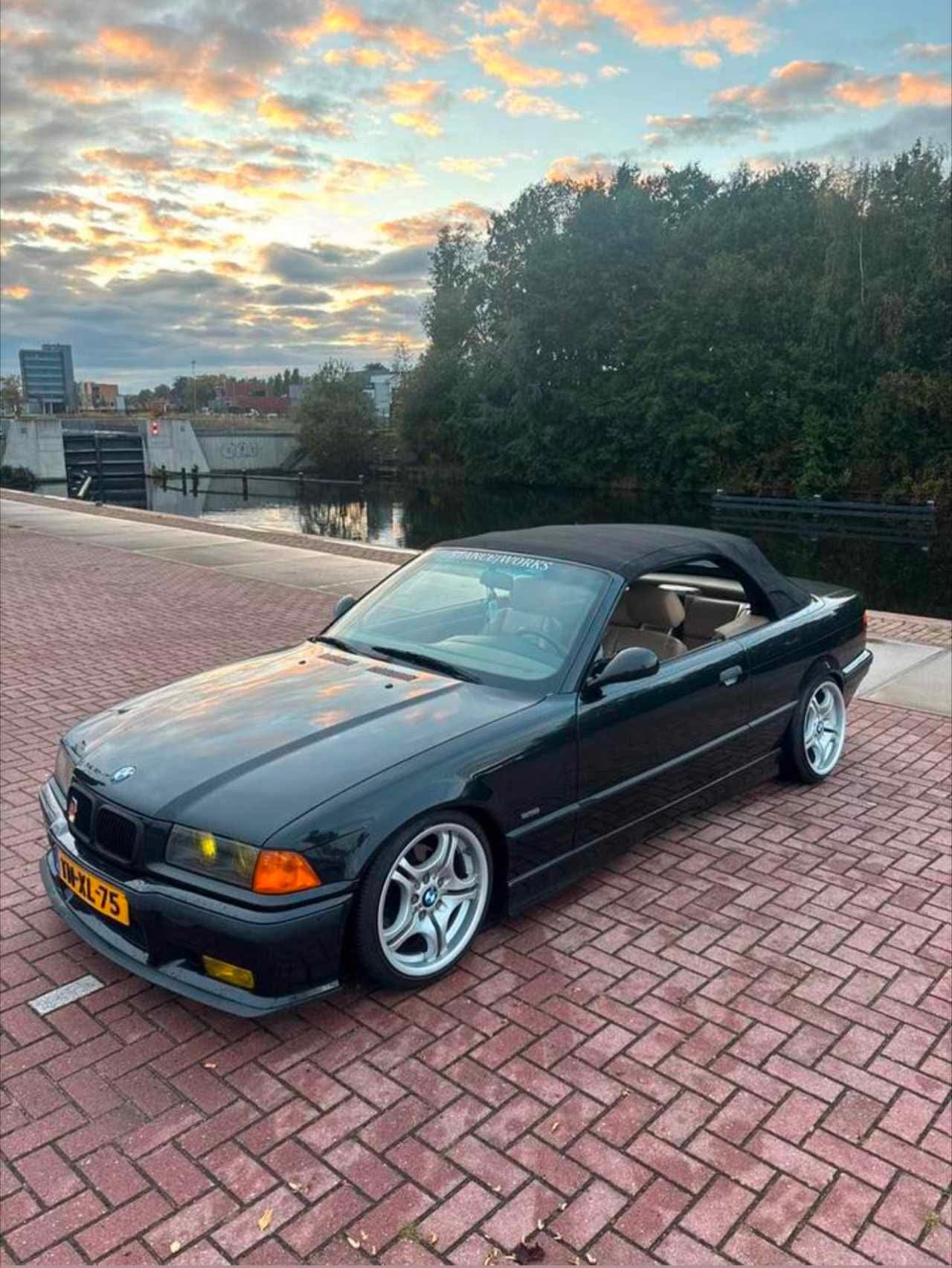 BMW 3-Serie 1.8 I 318 Cabriolet 1998 Zwart, Auto's, 1345 kg, Achterwielaandrijving, 4 cilinders, Cabriolet