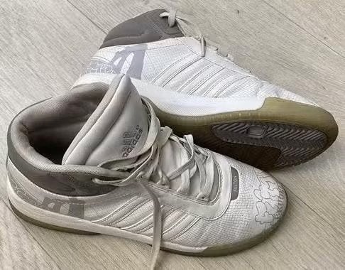 Basketbalschoenen adidas maat 43 1/3 adidas, Sport en Fitness, Basketbal, Ophalen of Verzenden, Gebruikt, Schoenen