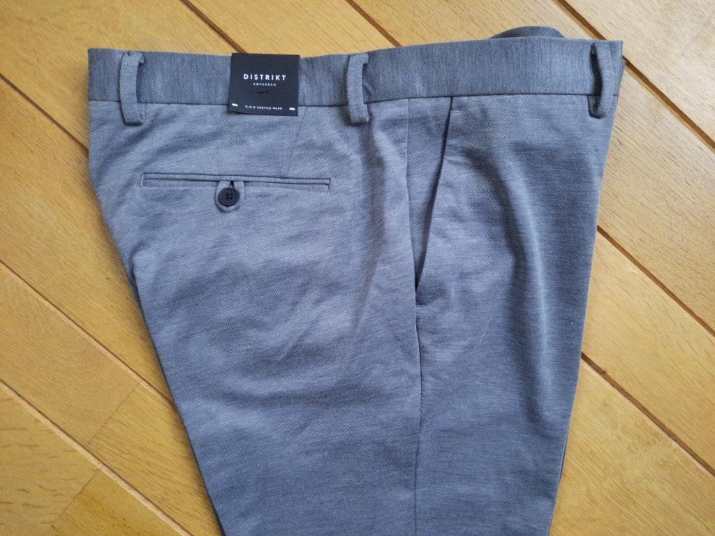 DISTRIKT Nørrebro broek pantalon grijs maat M - nieuw -, Kleding | Heren, Maat 48/50 (M), Nieuw, Ophalen of Verzenden, Distrikt Nørrebro