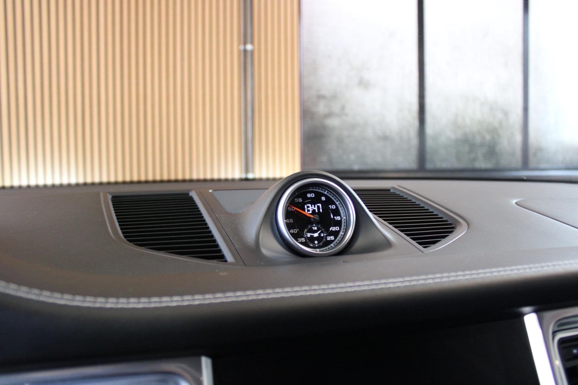 Foto 16 van Porsche Macan 3.0 GTS | Pano | Luchtvering | Sport Chrono !