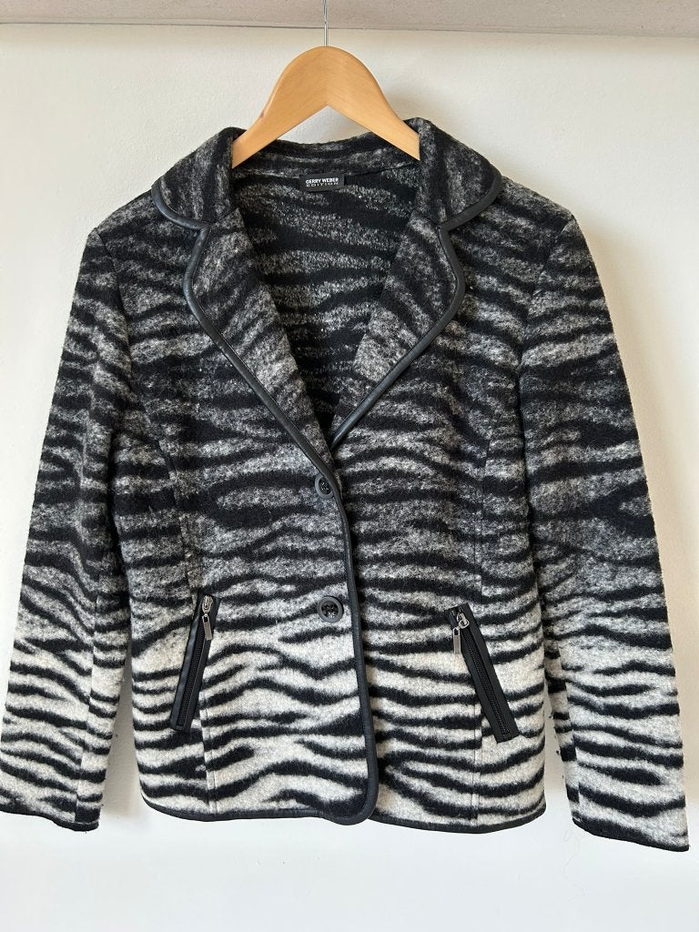 Gerry Weber blazer, Maat 38/40 (M), Zwart, Ophalen of Verzenden, Jasje