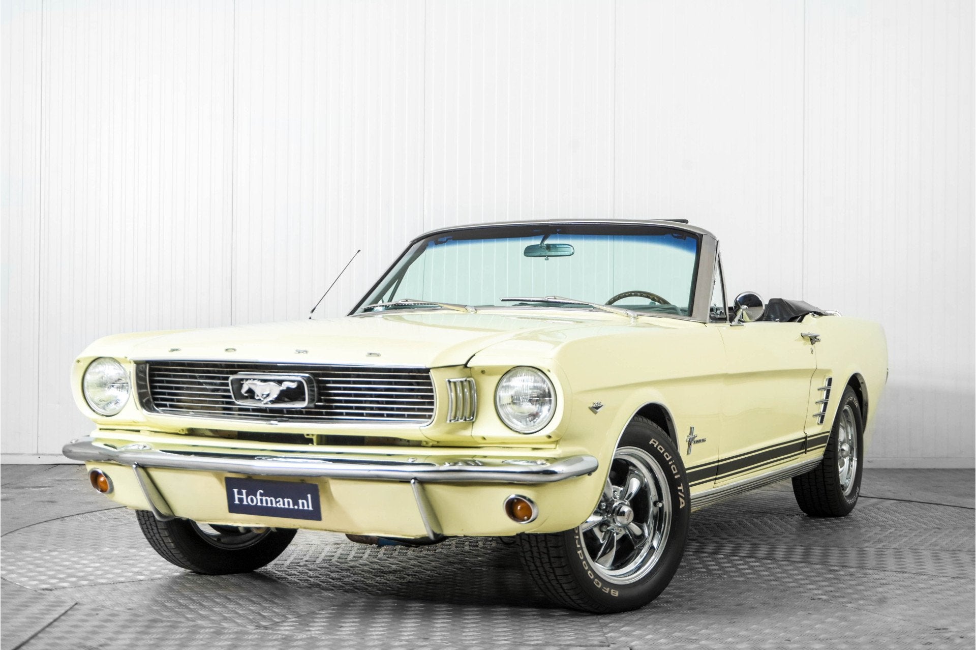 Ford Mustang 289 V8 automaat cabriolet (bj 1966), Auto's, Automaat, Gebruikt, Cabriolet, Geel