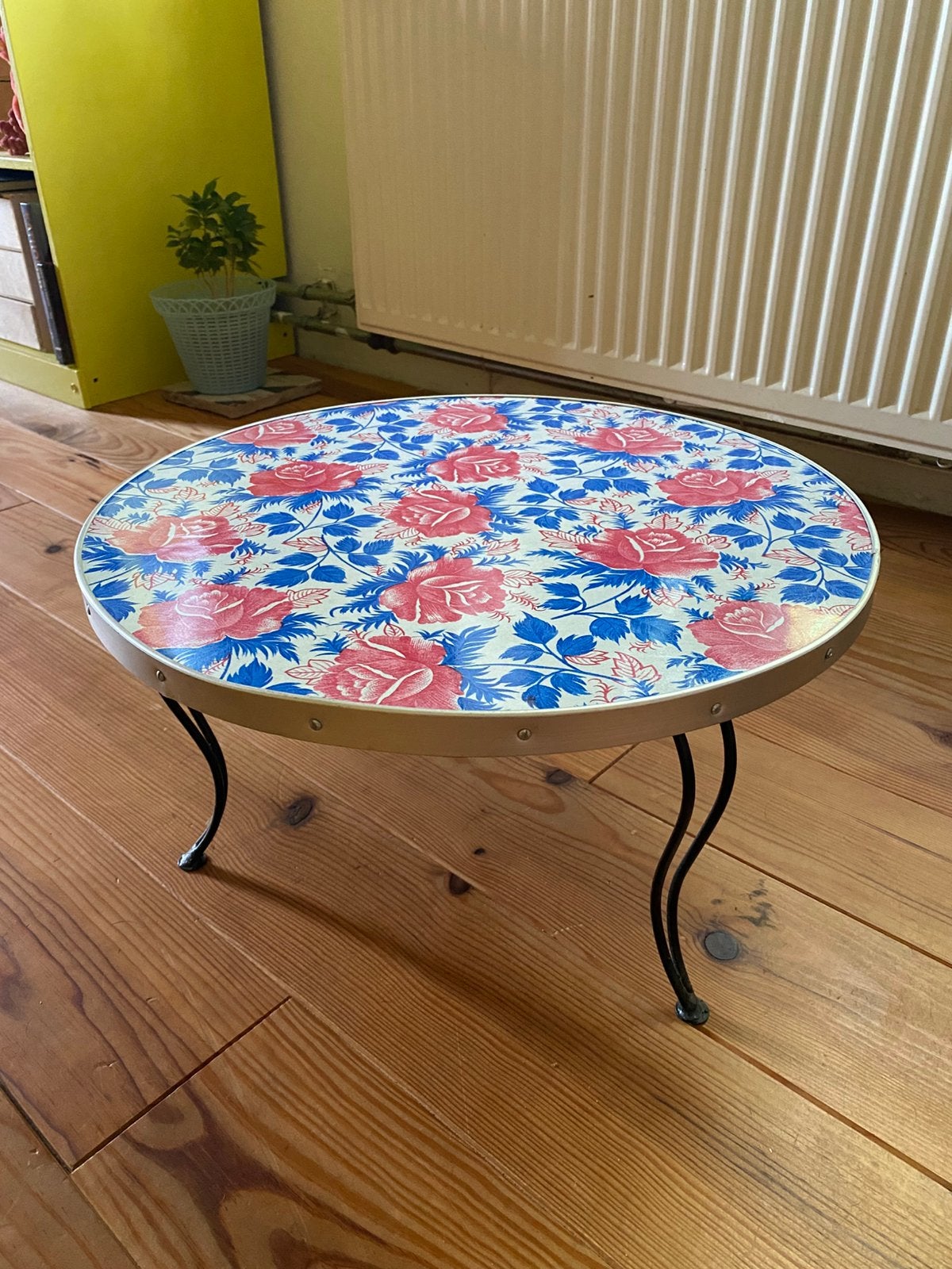 Bijzettafeltje rozen kitsch kitchen, Ophalen, Minder dan 45 cm, Minder dan 55 cm, Kitsch kitchen, mexicaans