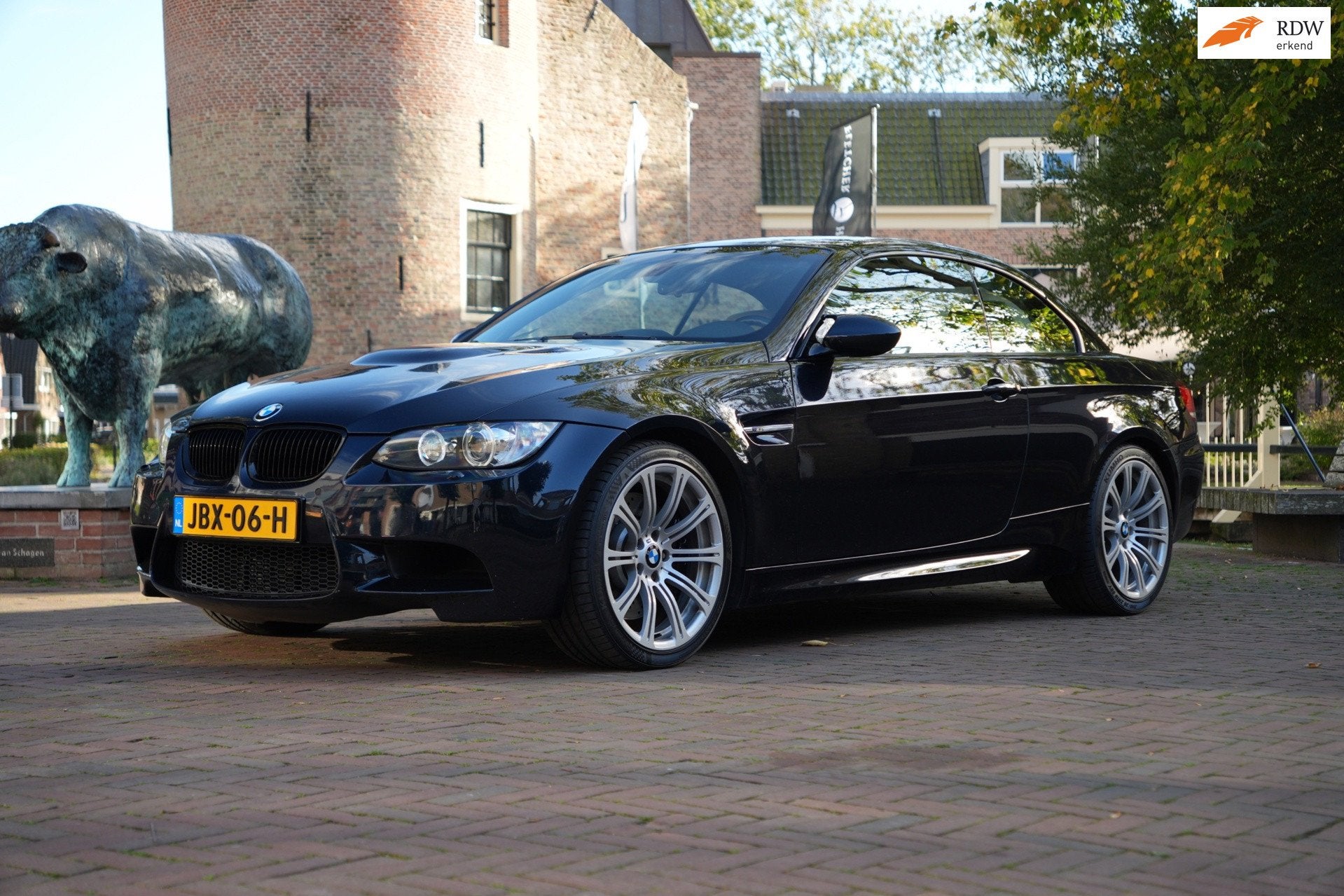 BMW M3 (E93) DCT Individual Jerez Schwarz M Drivers Package, Auto's, Automaat, Dealer onderhouden, Achterwielaandrijving, Gebruikt