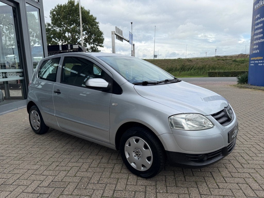 Volkswagen FOX 1.4 TRENDLINE AIRCO ELEKTRISCHE RAMEN STUURBE, 15 km/l, Gebruikt, 4 cilinders, 4 stoelen